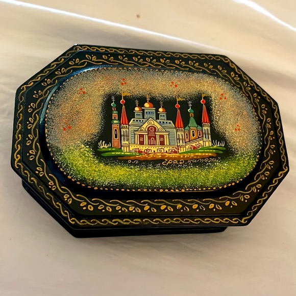Antique Russian Lacquer Box Kholui Hand painted signed - Picture 1 of 11